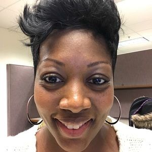 Meet your Posher, Adrienne